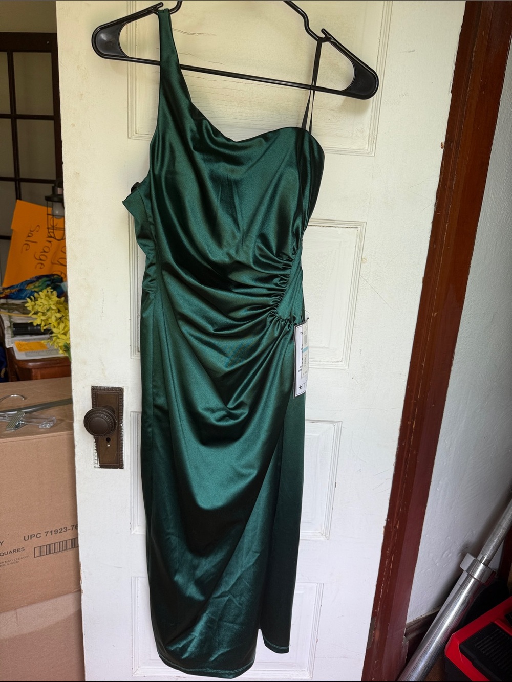 B Darlin One-Shoulder Emerald Satin Ruched Midi Dress